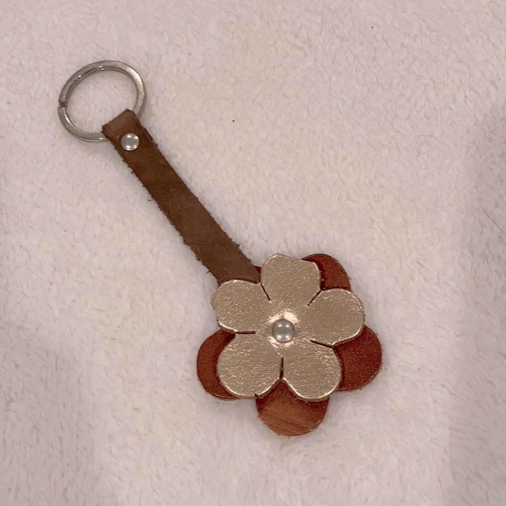 New Genuine Italian Leather Flower Keychain